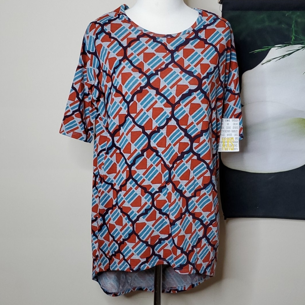 NWT Lularoe Irma Short Sleeve Tunic Top